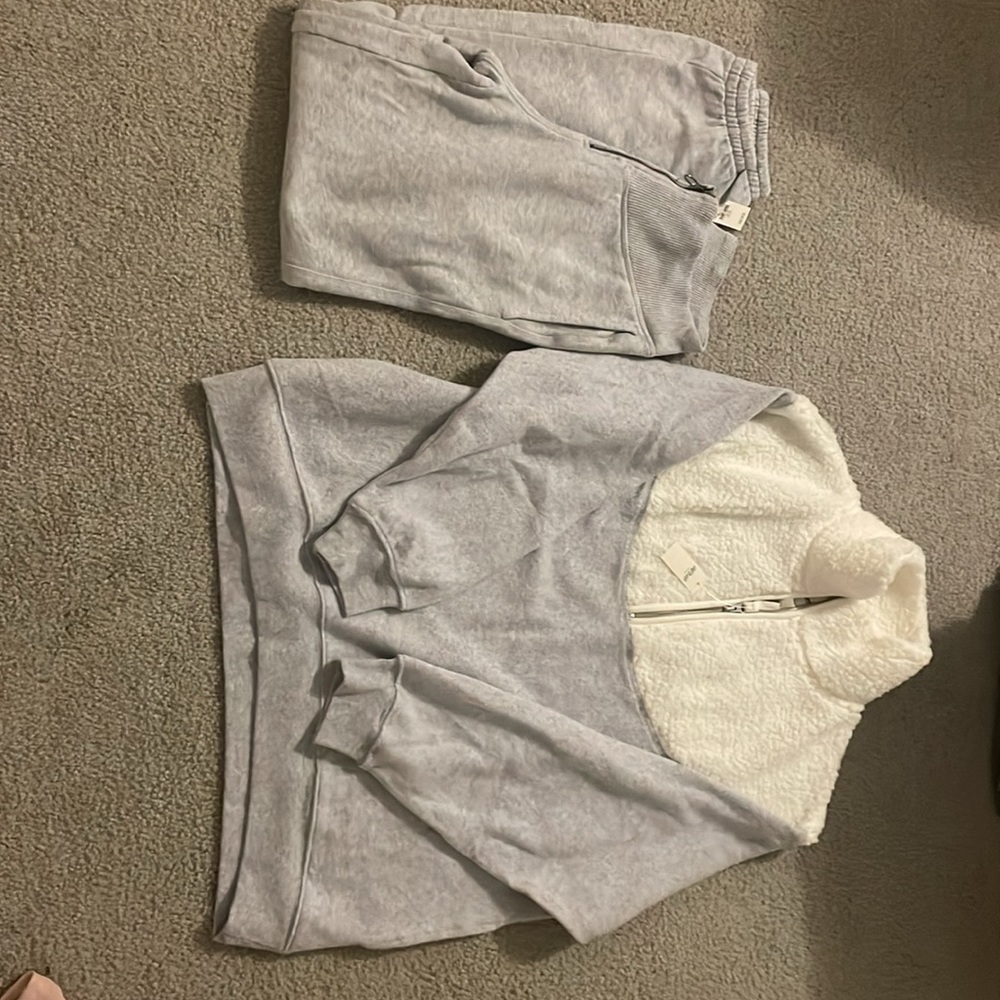 American Eagle Aerie 2 piece set - Picture 3 of 3